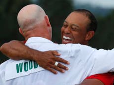 How much prize money does Woods get for winning the Masters?