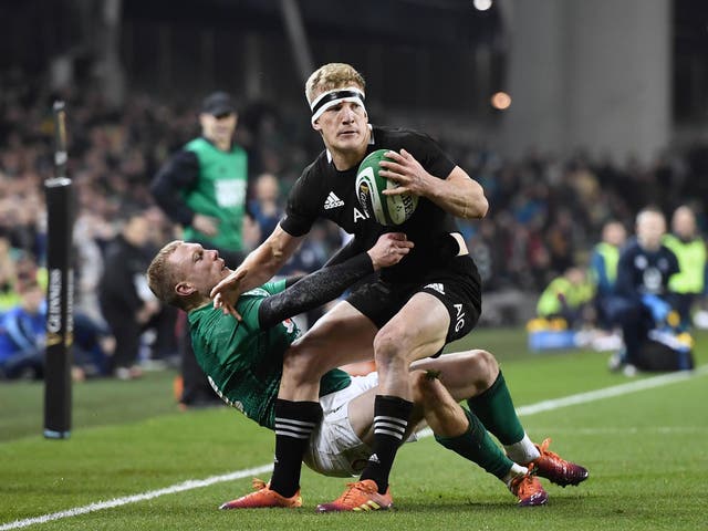 Damian McKenzie in action against Ireland last autumn 