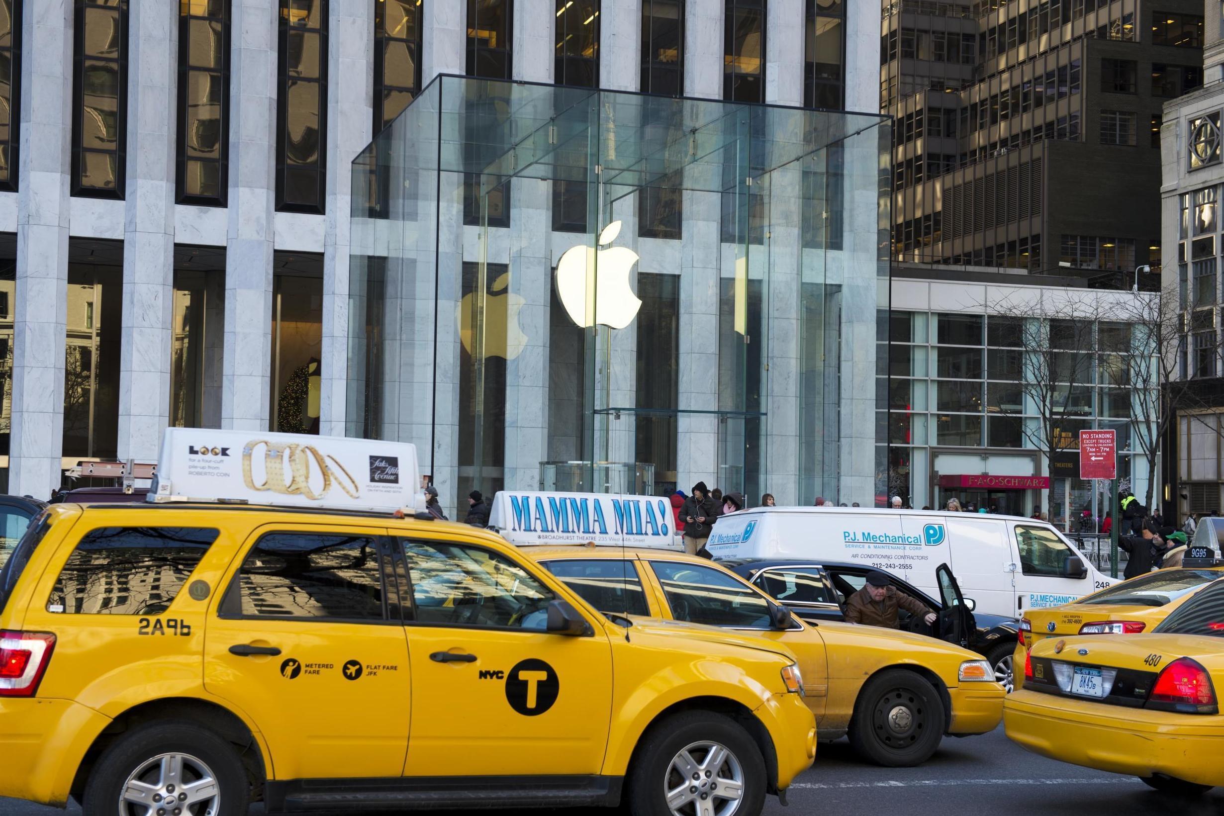 Apple's 5th Avenue location reportedly has bed bugs (Stock)