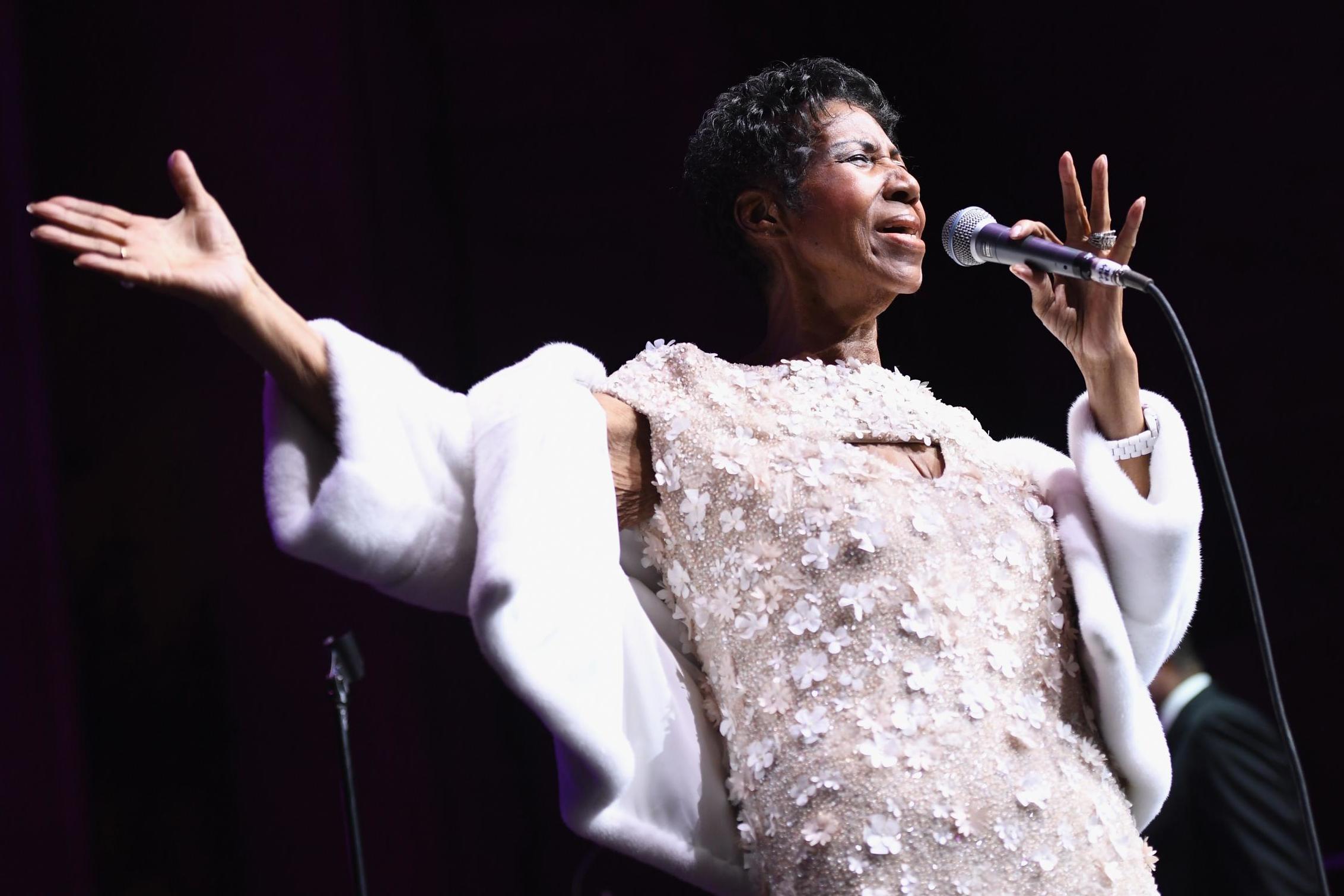 Aretha Franklin performs onstage during the Elton John AIDS Foundation's New York Fall Gala at the Cathedral of St John the Divine on 7 November, 2017 in New York City.