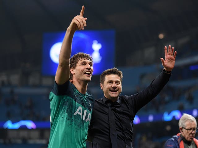 Mauricio Pochettino and Fernando Llorente celebrate their victory
