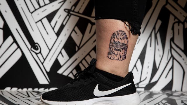 Game Of Thrones Fans Queue For Hours To Be Inked By Sophie Turner S Personal Tattoo Artist The Independent Game Of Thrones Fans Queue For Hours To Be Inked By Sophie Turner S Personal Tattoo Artist The Independent