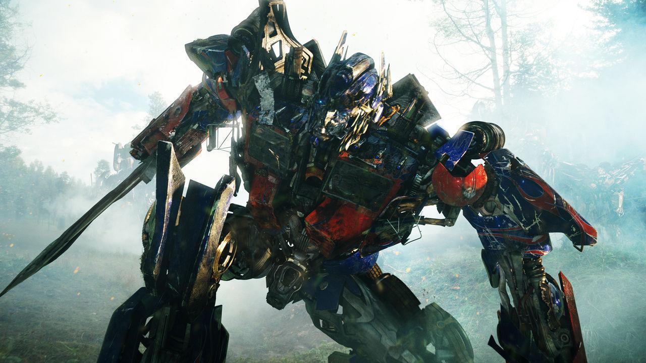 The first Transformers was a decent-enough popcorn flick. Critics may not have been enamoured by the CGI blockbuster, but there’s no denying watching robots beating each other up is mindless entertainment of the highest order. Yet, Michael Bay managed to make a mess of that simple winning formula in the sequel, Revenge of the Fallen, something he later admitted. "When I look back at it, that was crap,” he said of the film in 2011. “The writers' strike was coming hard and fast. It was just terrible to do a movie where you've got to have a story in three weeks. I was prepping a movie for months where I only had 14 pages of some idea of what the movie was. It's a BS way to make a movie.”