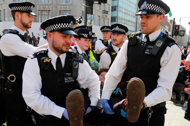 Police arrests climate protestors at Oxford Circus