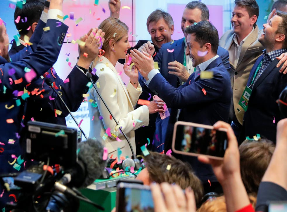 <p>First lady Olena Zelenska with her husband Volodymyr Zelenskiy in 2019 </p>