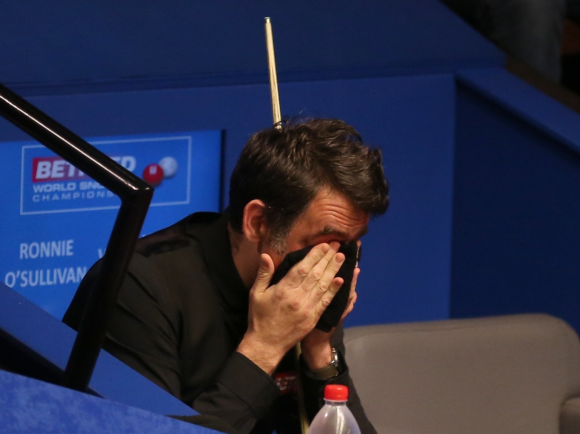 Ronnie O'Sullivan must overturn a 5-4 deficit to avoid a first-round elimination at the World Snooker Championship