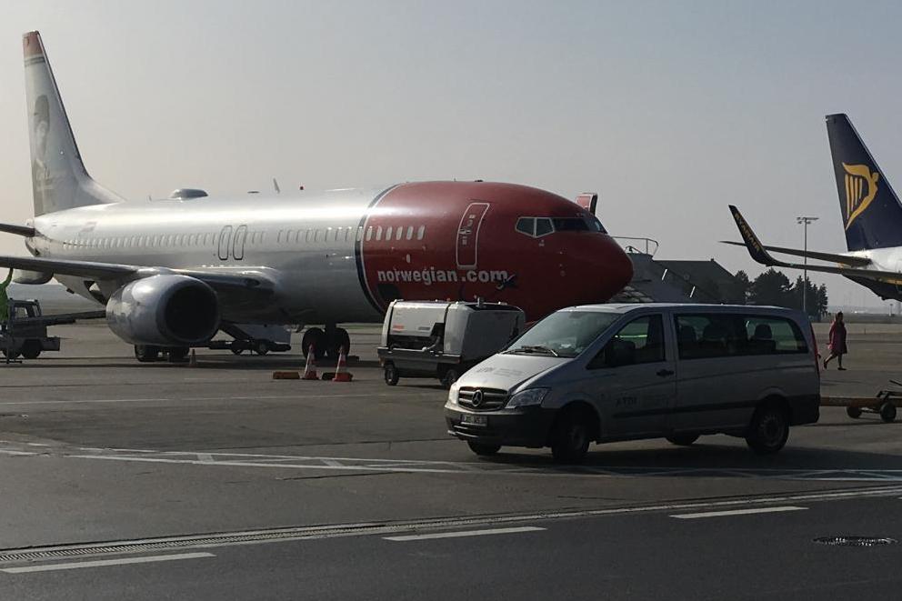 High finance: Boeing 737s at Berlin, one belonging to loss-making Norwegian, the other to profitable Ryanair