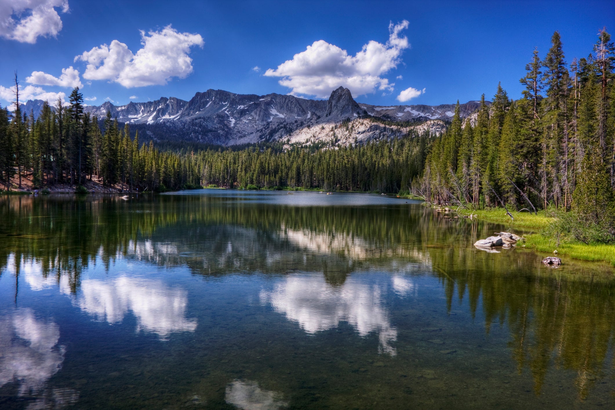 California’s picturesque Mammoth Lakes has a healthy running community (Getty)