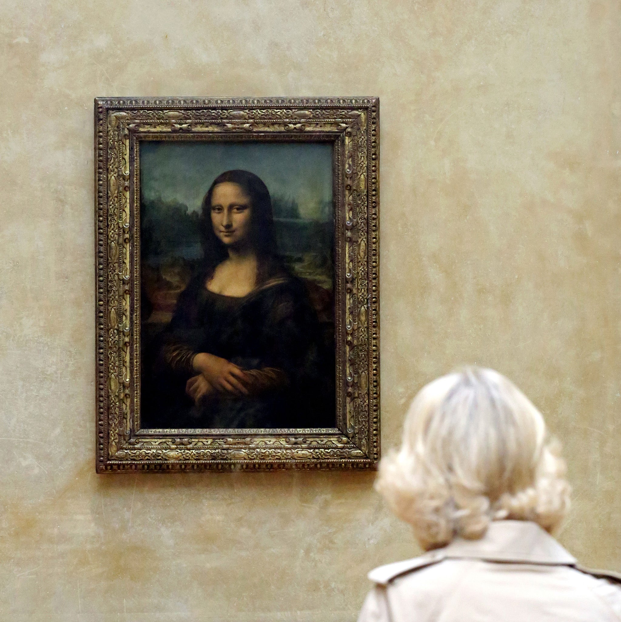Art experts consider the ‘Mona Lisa’ to be an unfinished work