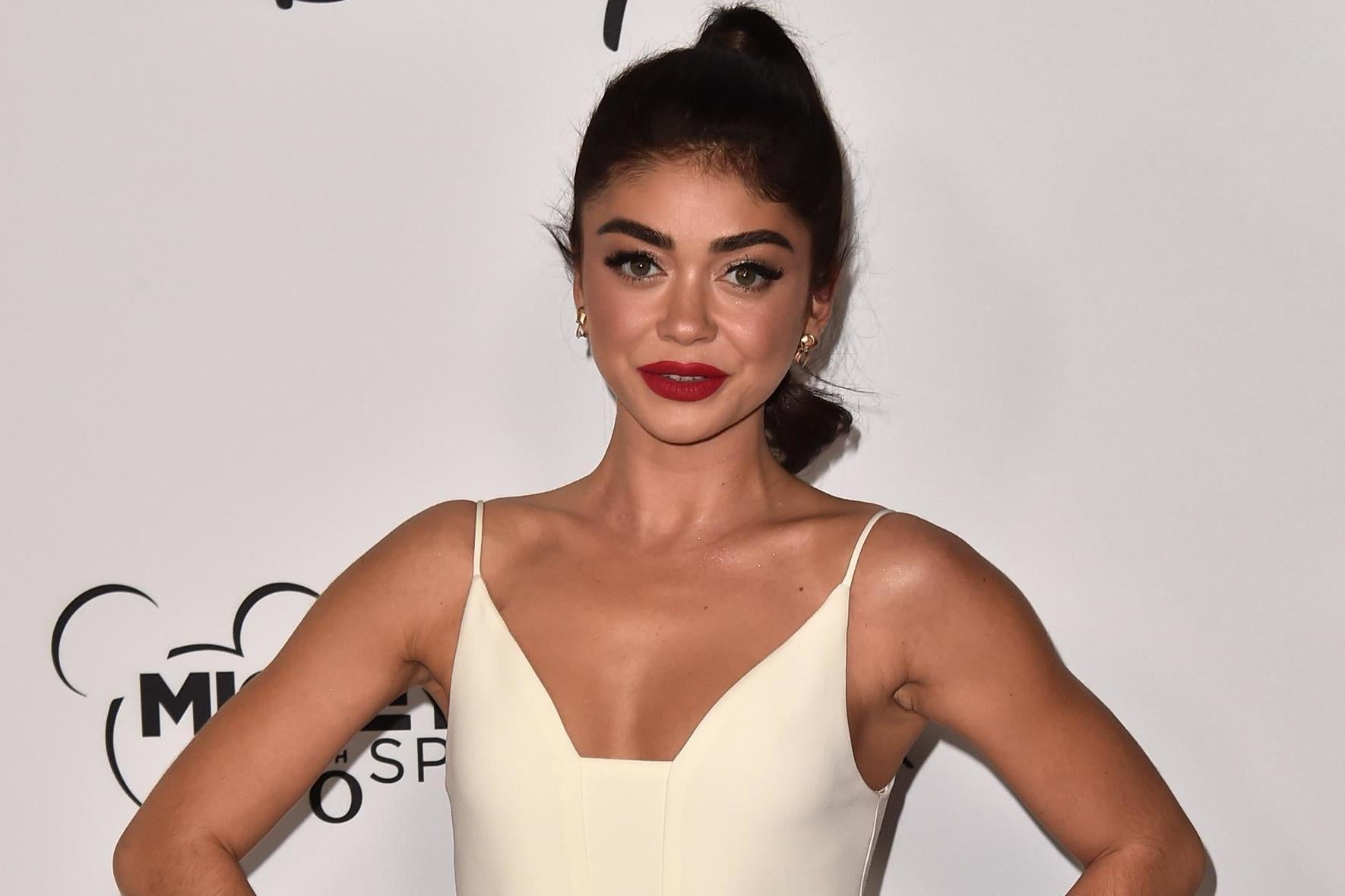 Sarah Hyland reveals she wore extensions on Modern Family to cover hair loss