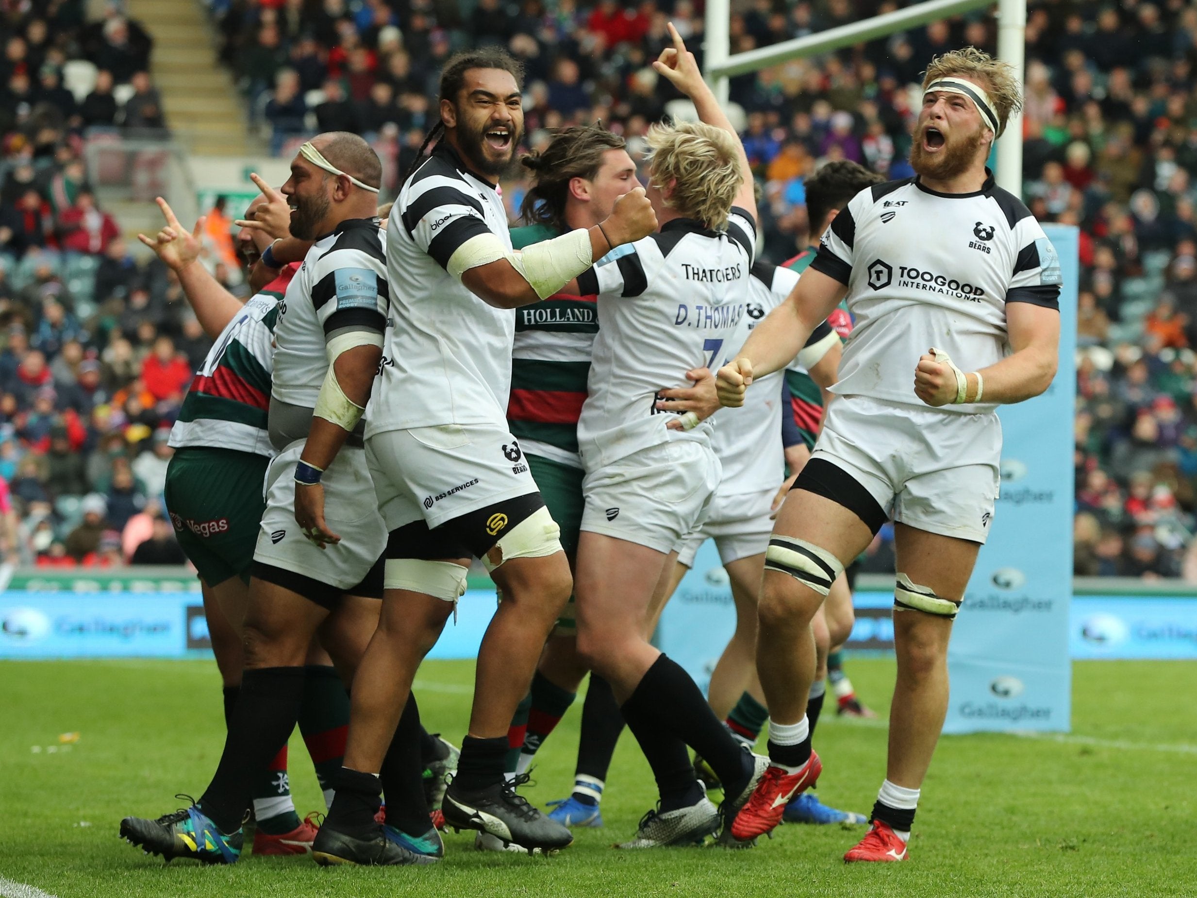 Bristol Bears celebrate their victory over Leicester Tigers