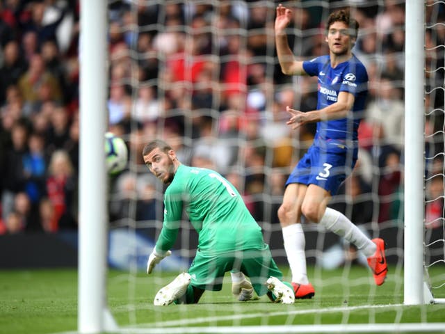 Marcos Alonso puts Chelsea's equaliser past David de Gea