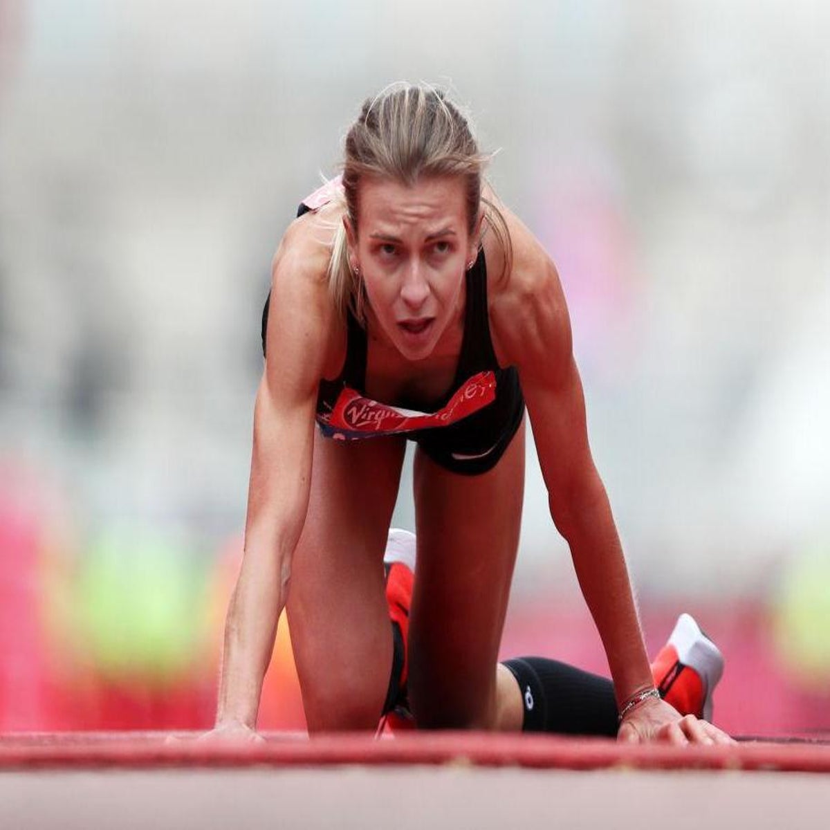 London Marathon: Hayley Carruthers on crawling across the line - BBC News