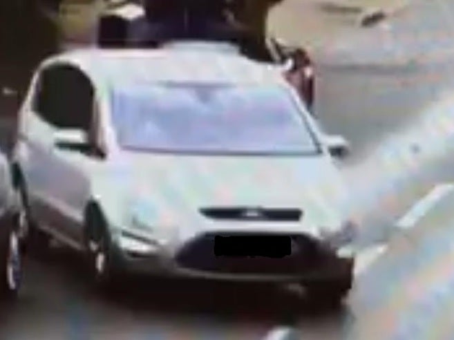 Metropolitan Police releases images of suspect's silver or grey Ford S-Max after two women in their 20s were abducted and raped in north London on 25 April 2019.