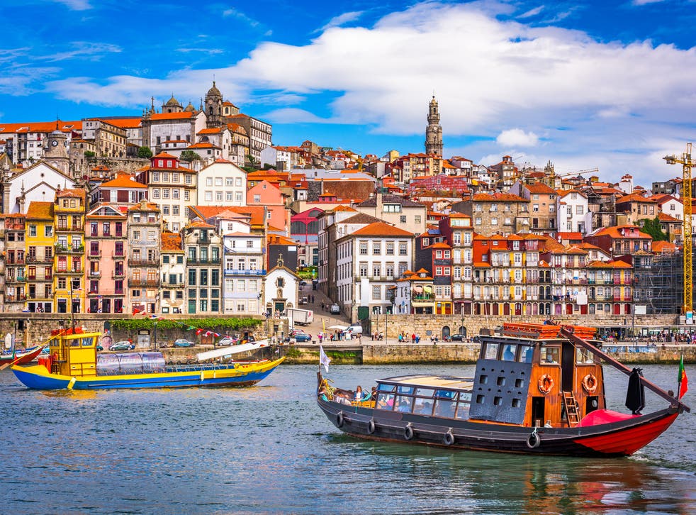 Flight from Porto was more than two hours late