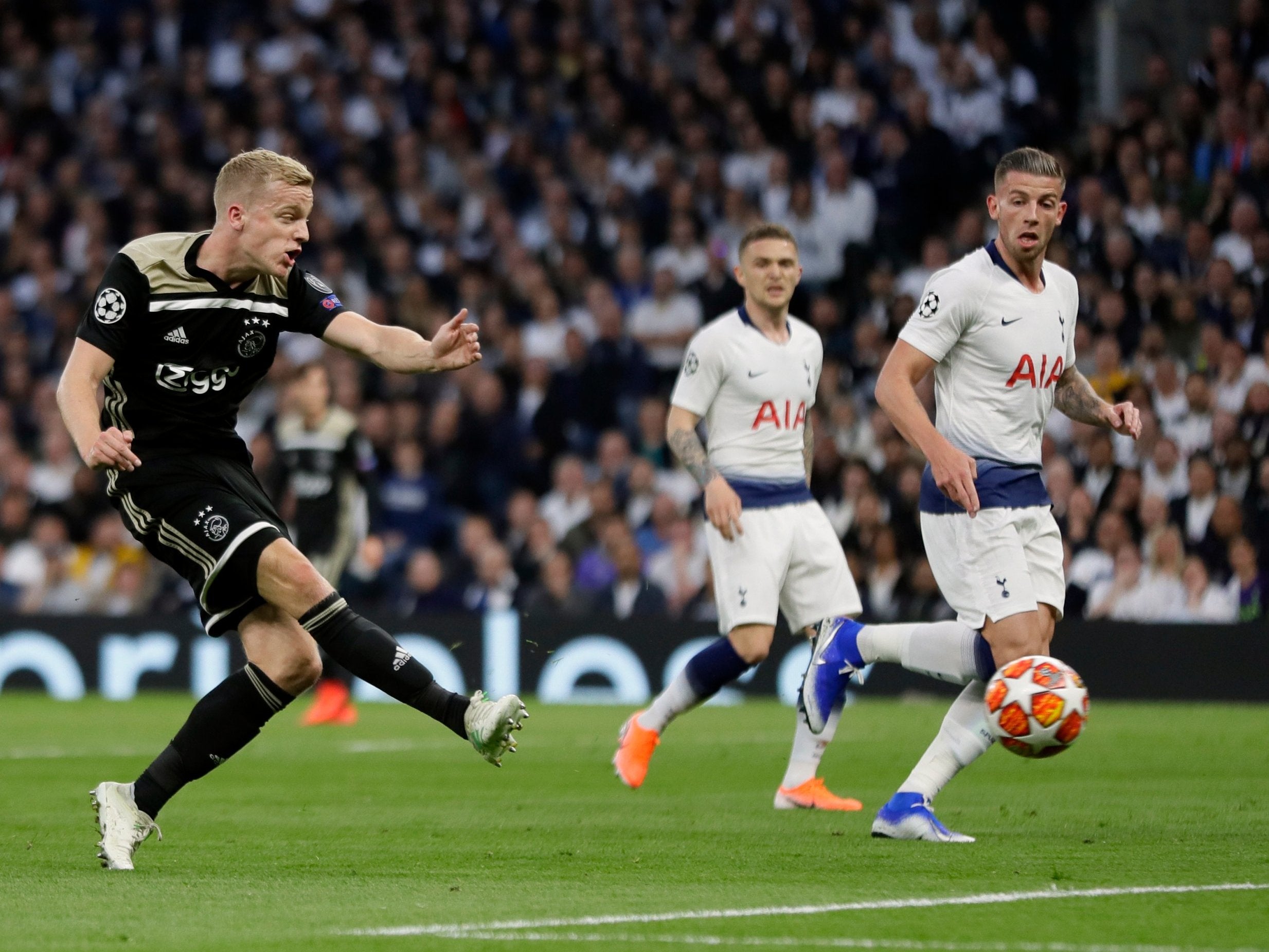 Donny van de Beek goal: Ajax forward scores crucial away goal against  Tottenham in Champions League semi-final | The Independent | The Independent