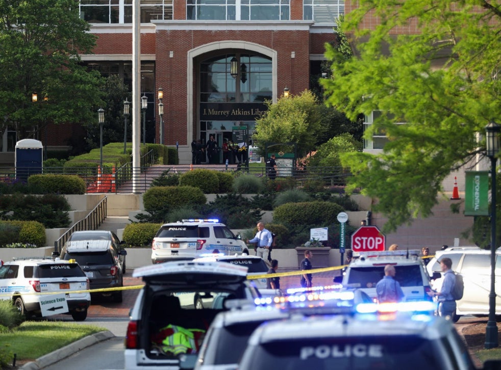 Charlotte shooting Gunman kills two on University of North Carolina