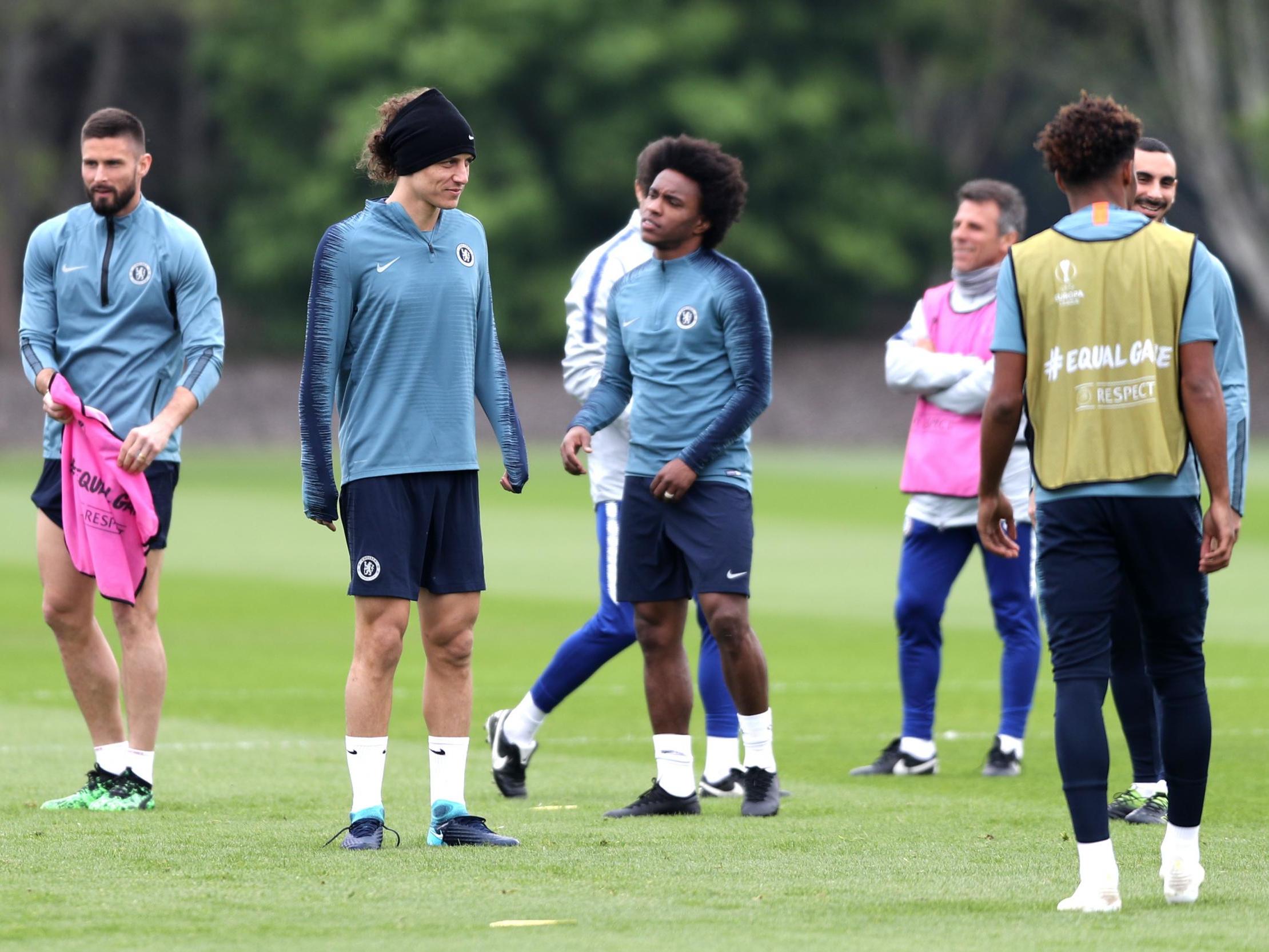 Willian took part in the training session after suffering a knock on Sunday