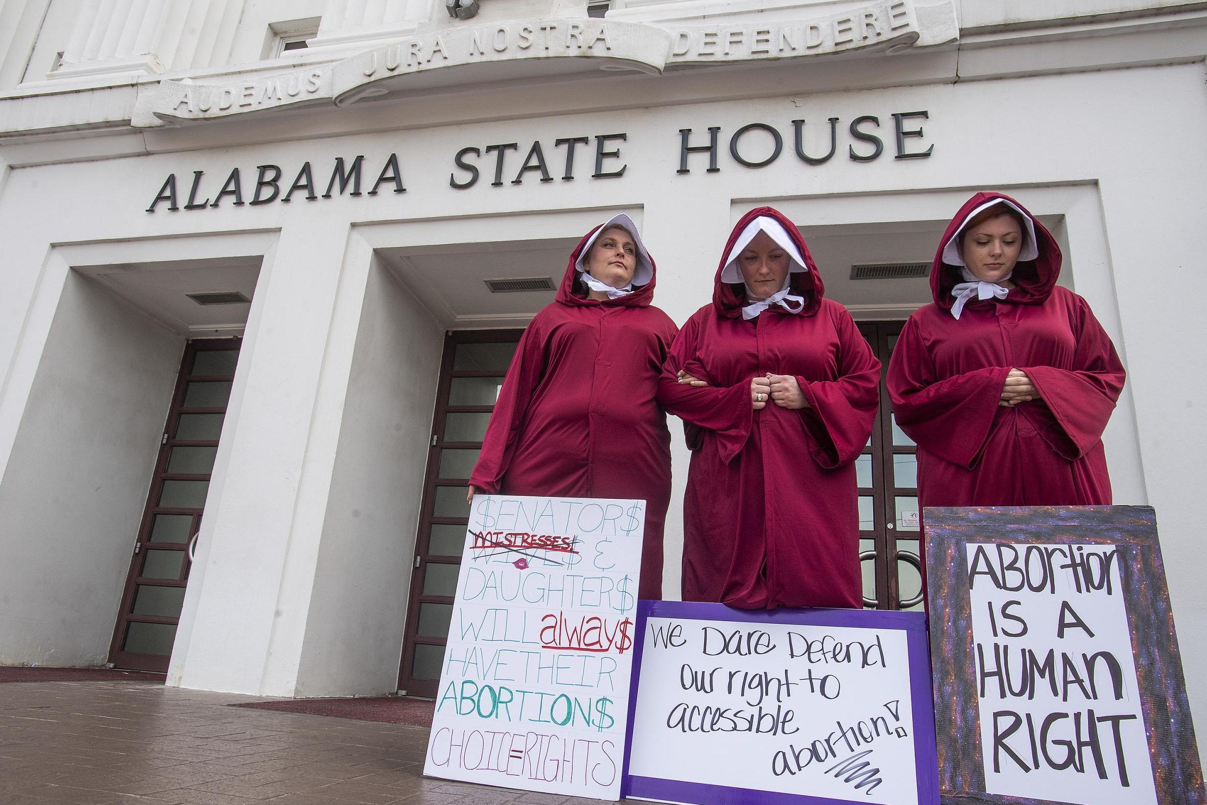 Alabama passes bill that would make abortion a felony
