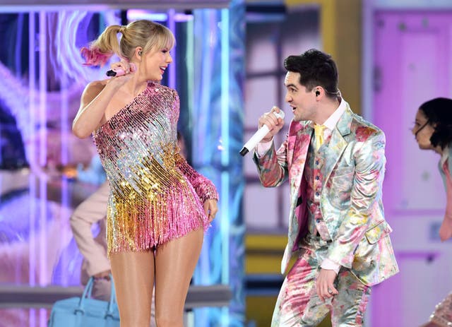 Taylor Swift and Brendon Urie perform at the Billboard Music Awards