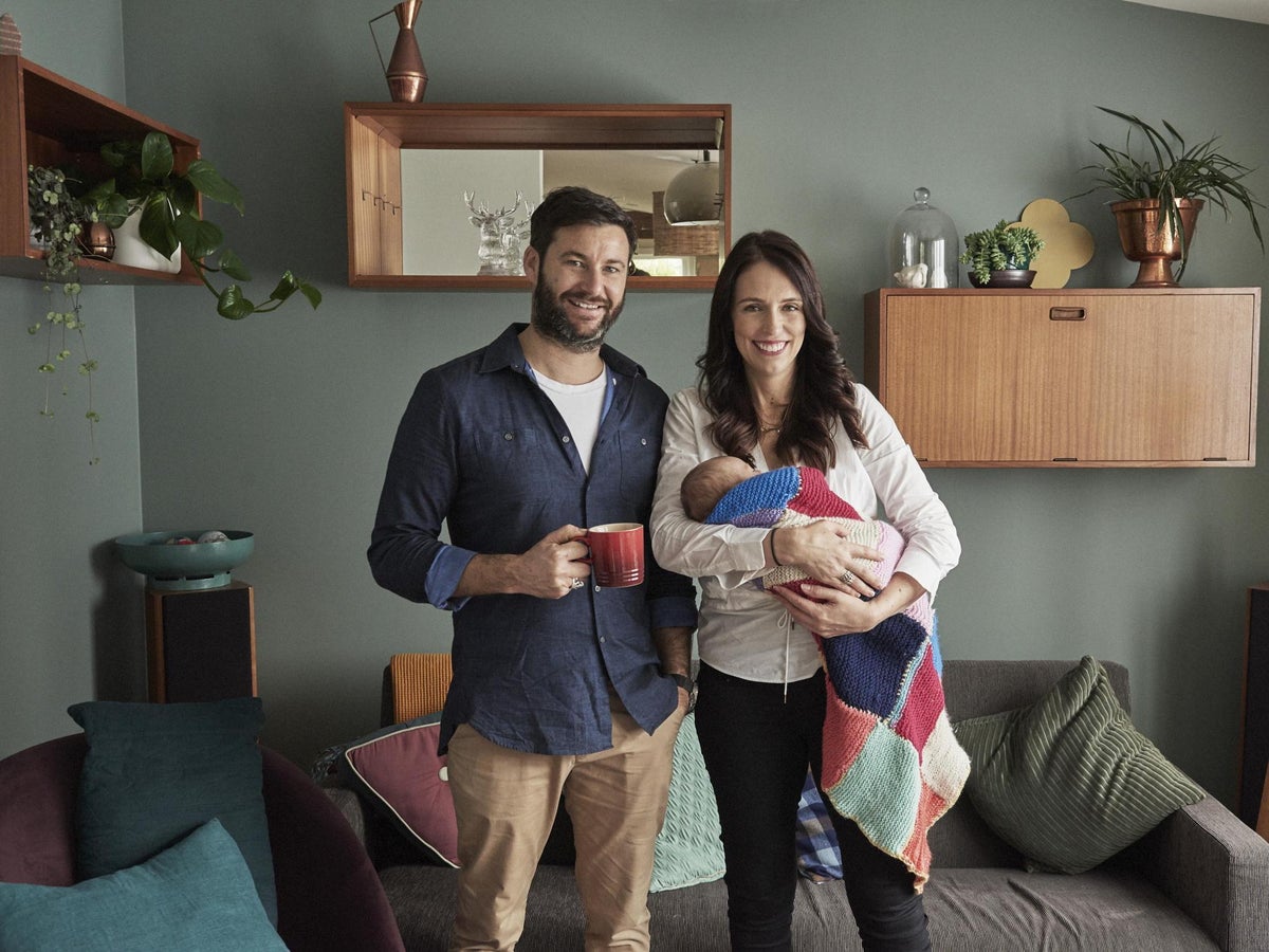 Jacinda Ardern New Zealand Pm Gets Engaged To Tv Host Clarke Gayford The Independent The Independent