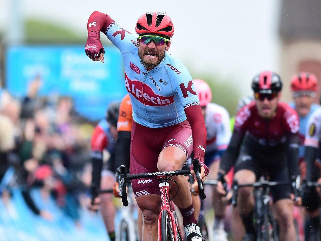 Rick Zabel celebrates on the line