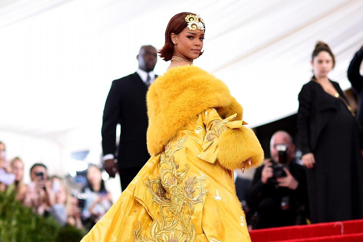 Kylie and Kendall Jenner wear co-ordinating dramatic feathered dresses to  the Met Gala, London Evening Standard