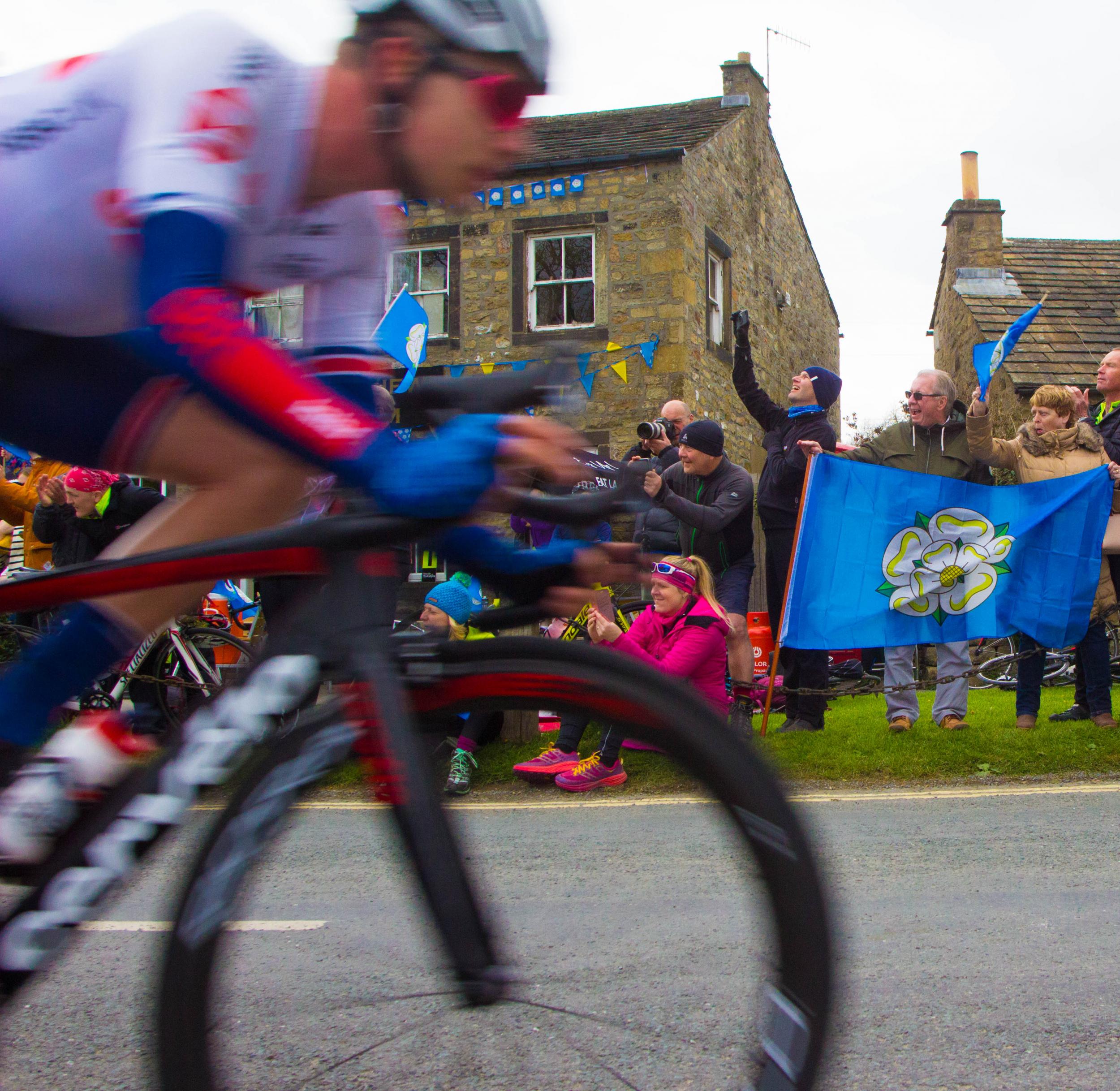 The Tour de Yorkshire rides through Burnsall