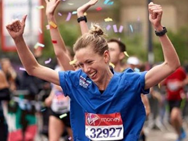 Jessica Anderson running the London Marathon in her nurse's uniform