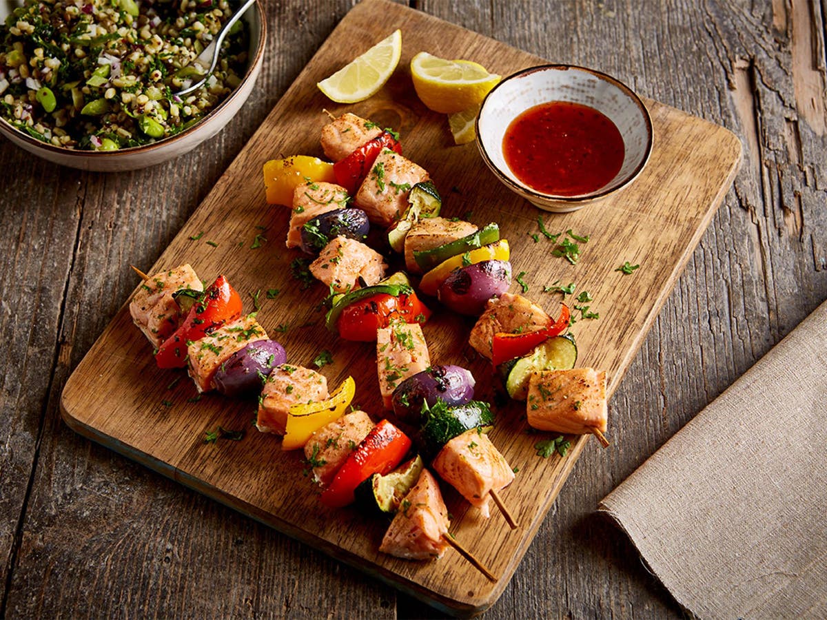 How to make salmon and vegetable kebabs with an ancient grain side