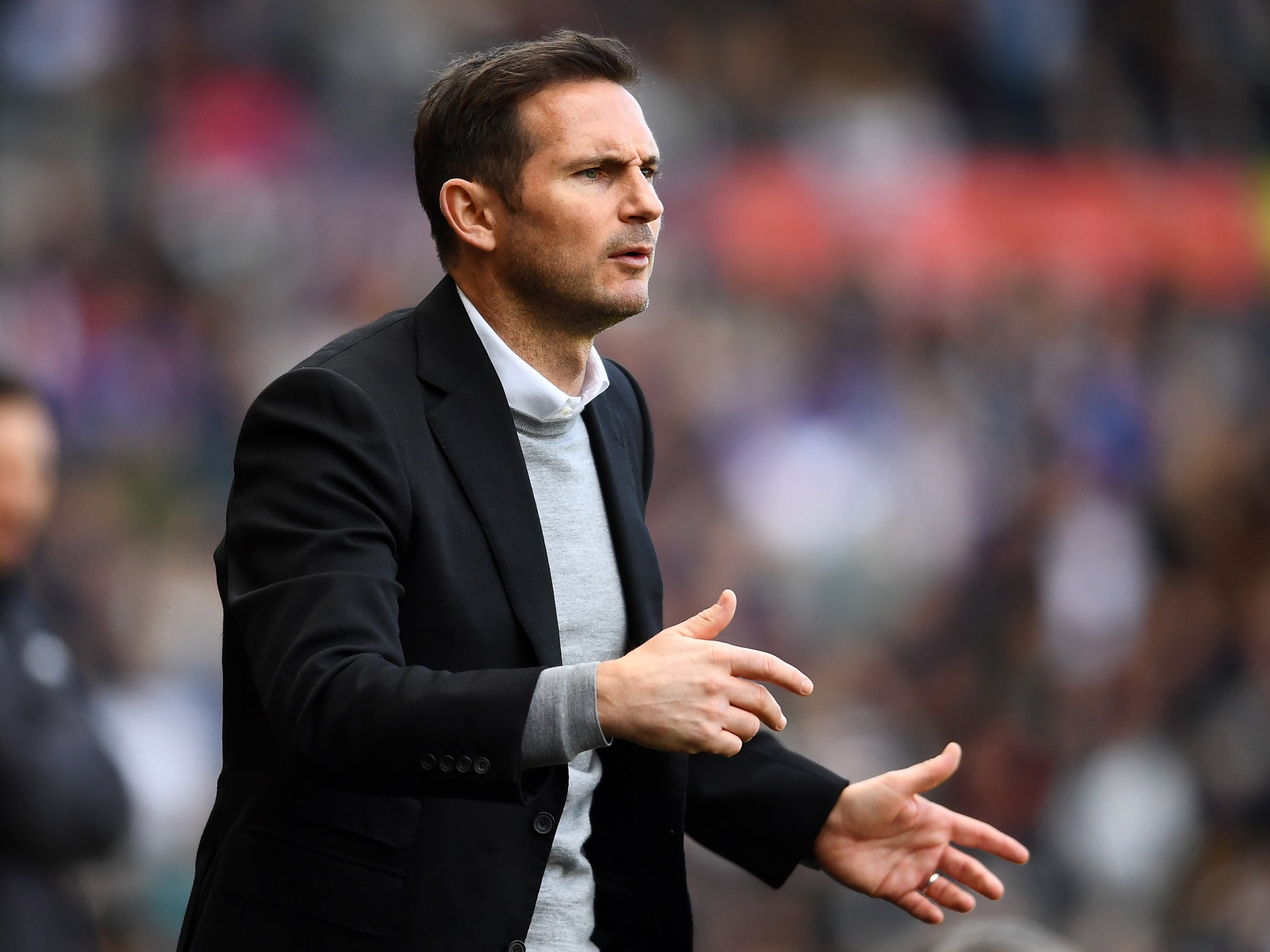 Frank Lampard gives instructions