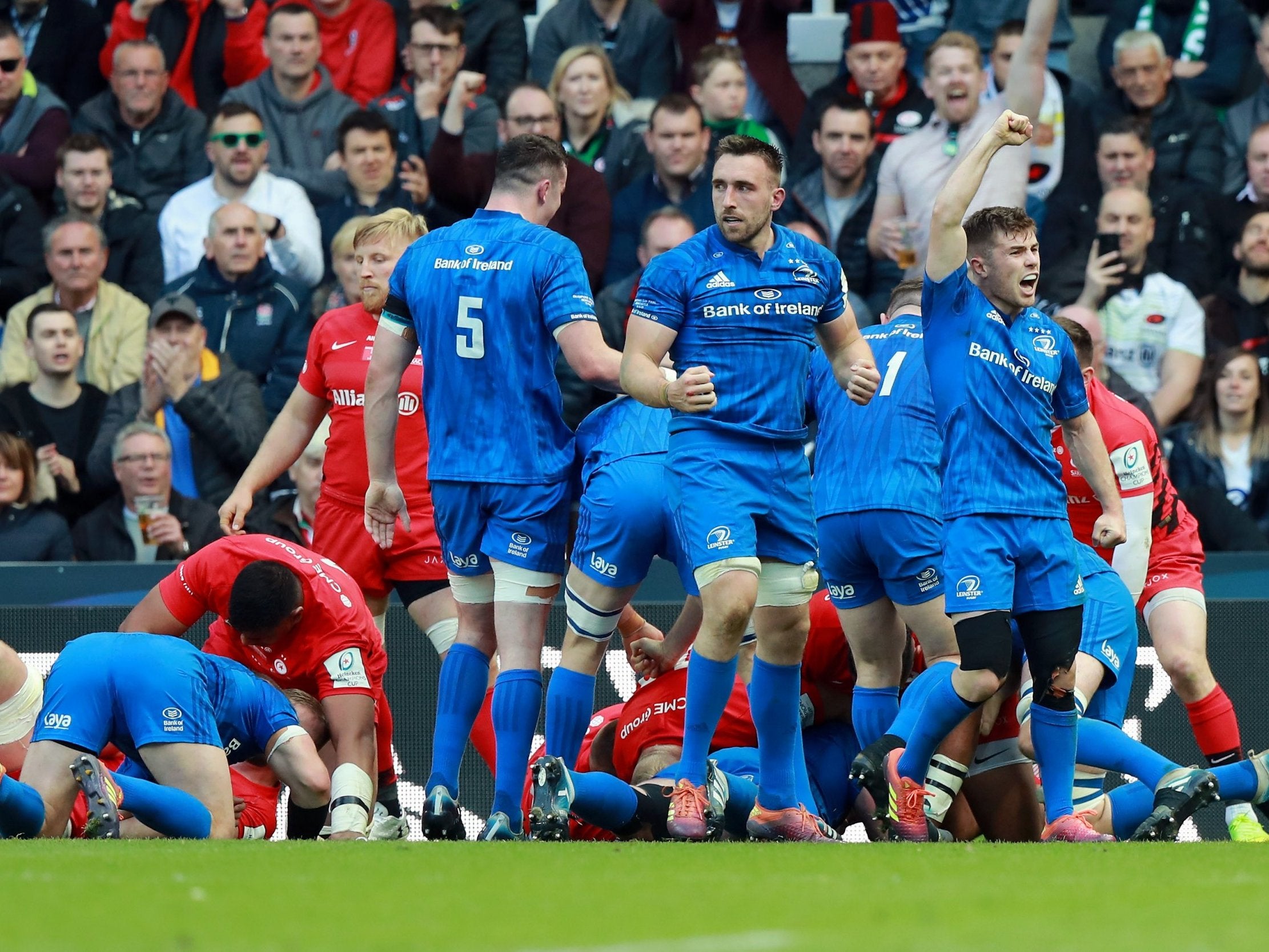 Leinster celebrate after Tadhg Furlong's try against Saracens