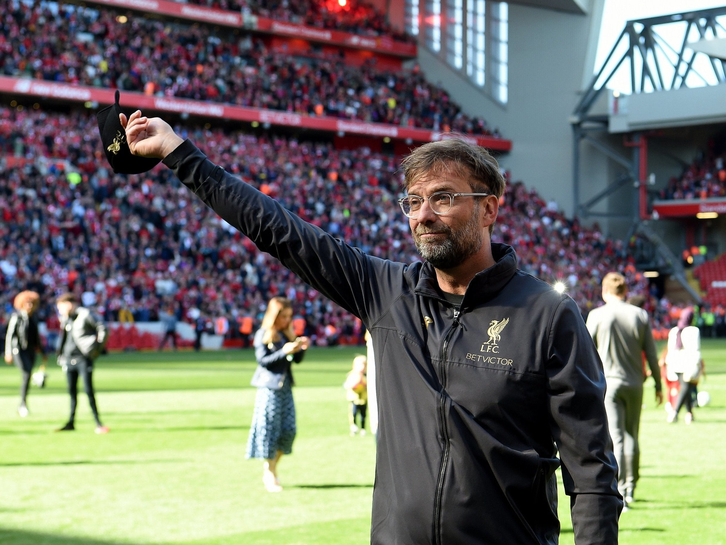 Klopp salutes the Liverpool fans