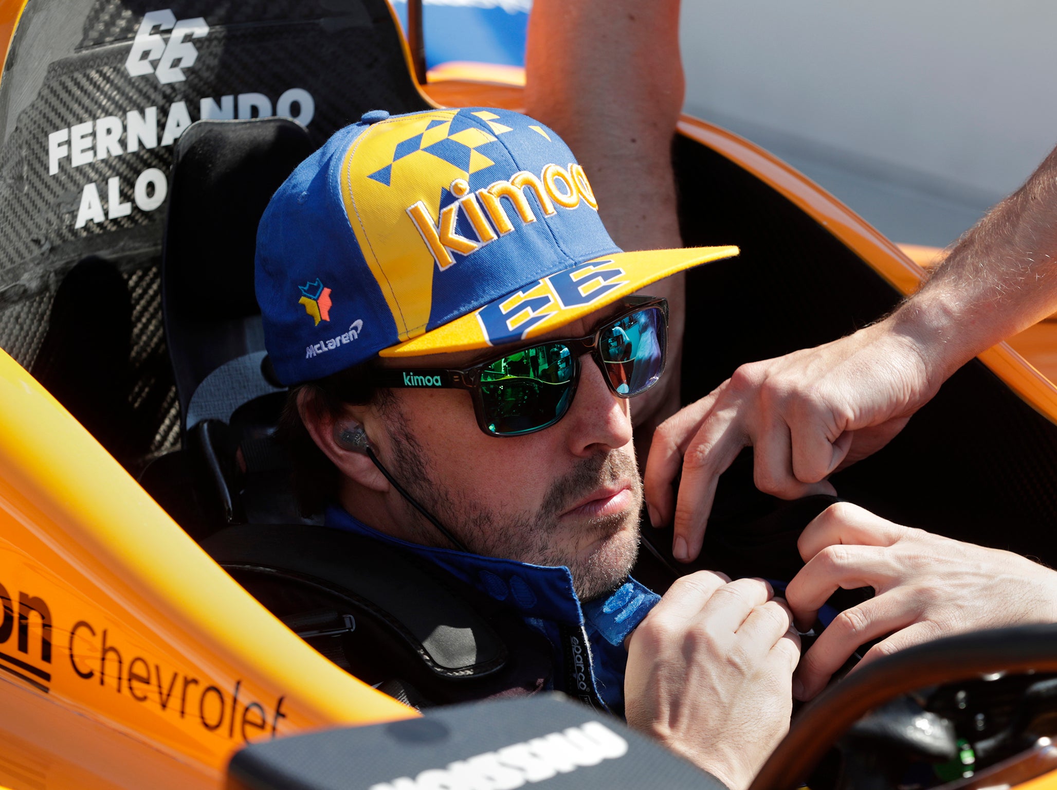 Alonso prepares to drive