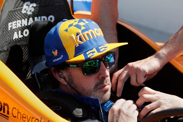 Alonso prepares to drive