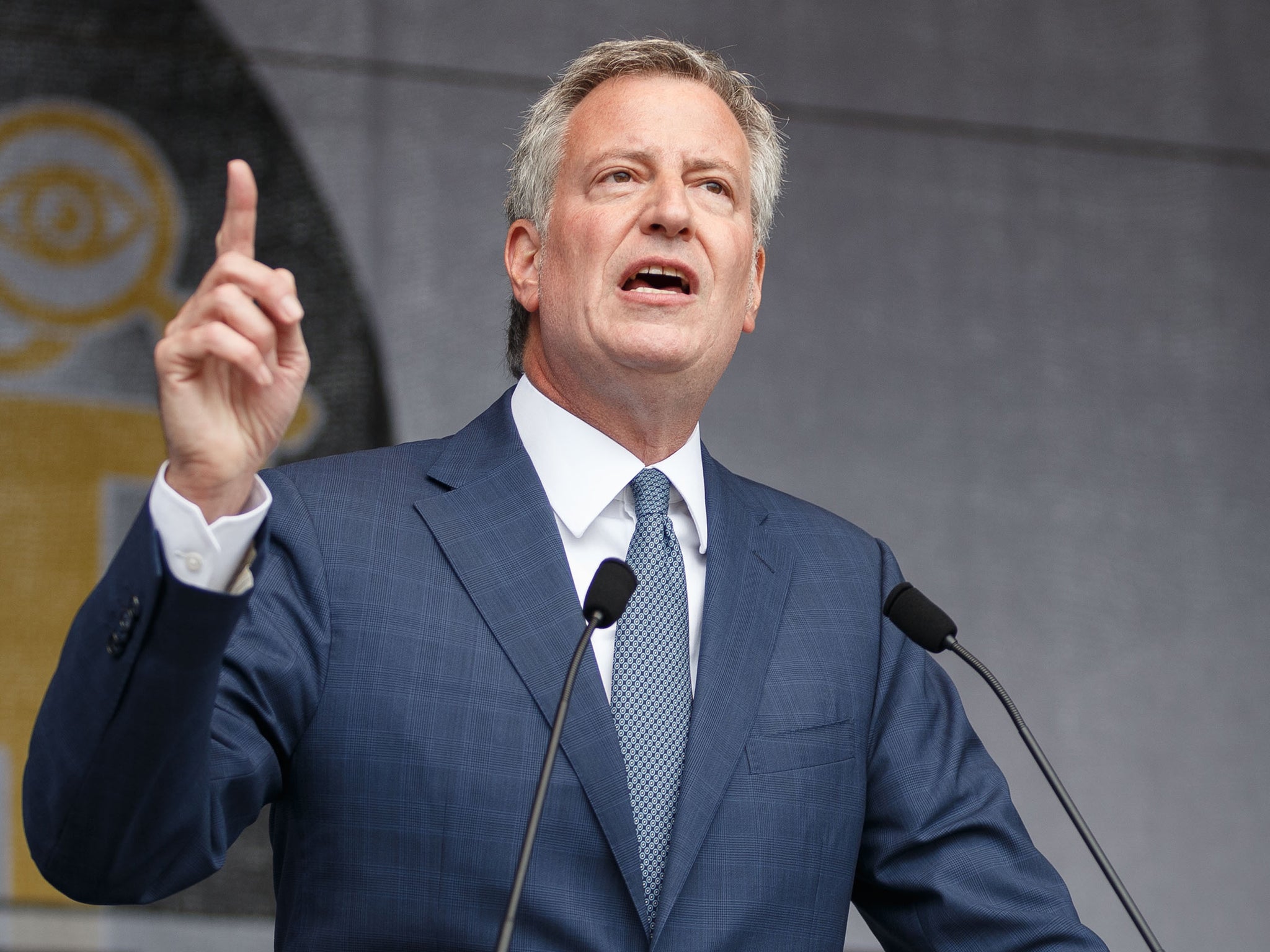 Bill de Blasio: 2020 hopeful shrugs off people roasting his campaign as totally 'normal'