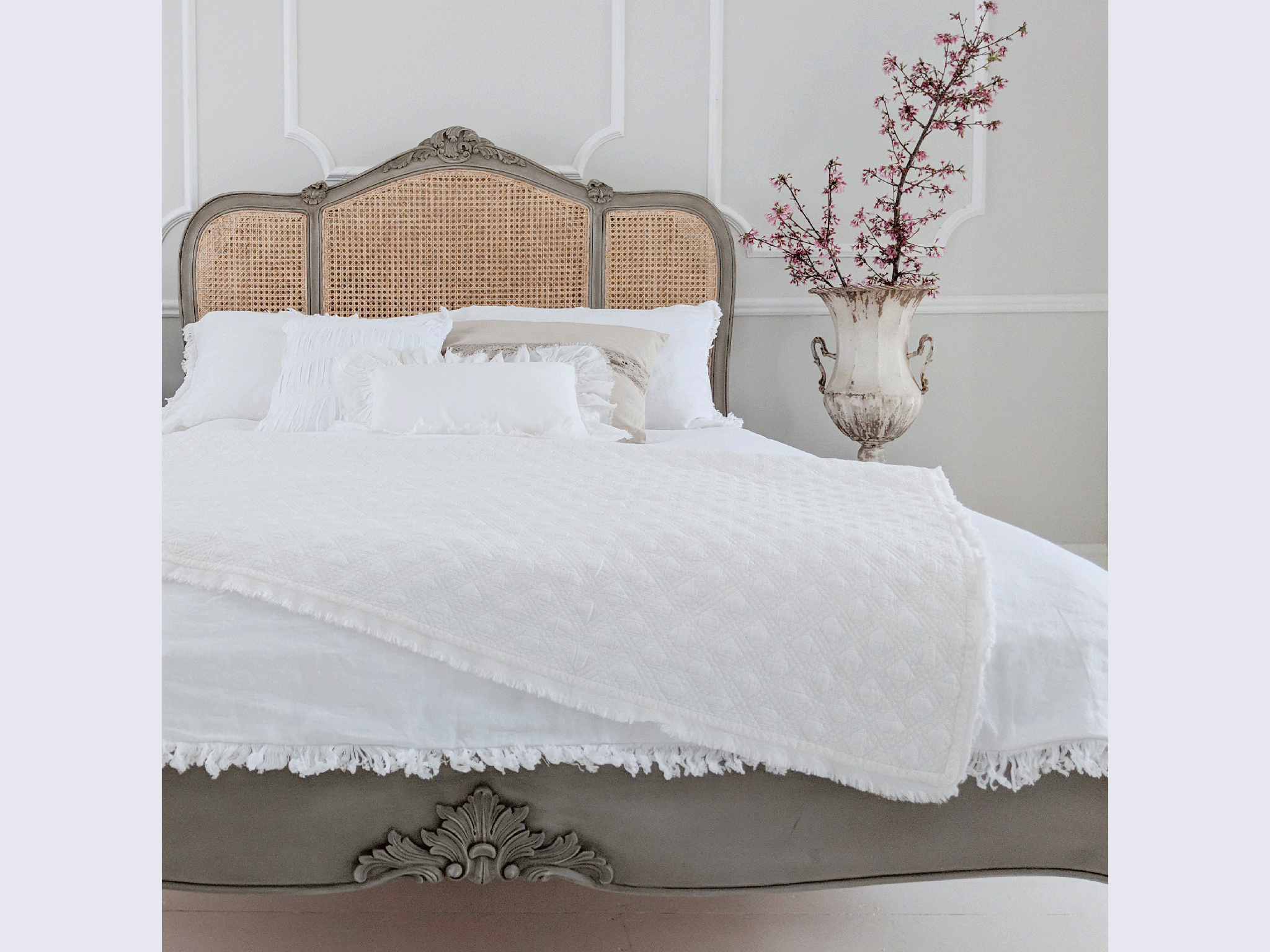 Best Bedspreads To Give Your Room The Luxury Finishing Touch