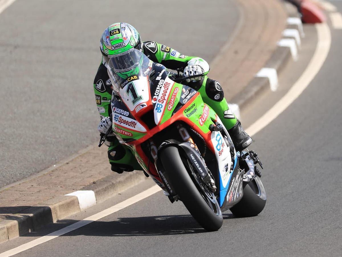 North West 200: Glenn Irwin takes superbike pole after setting unofficial lap record with Dean Harrison and Alastair Seeley