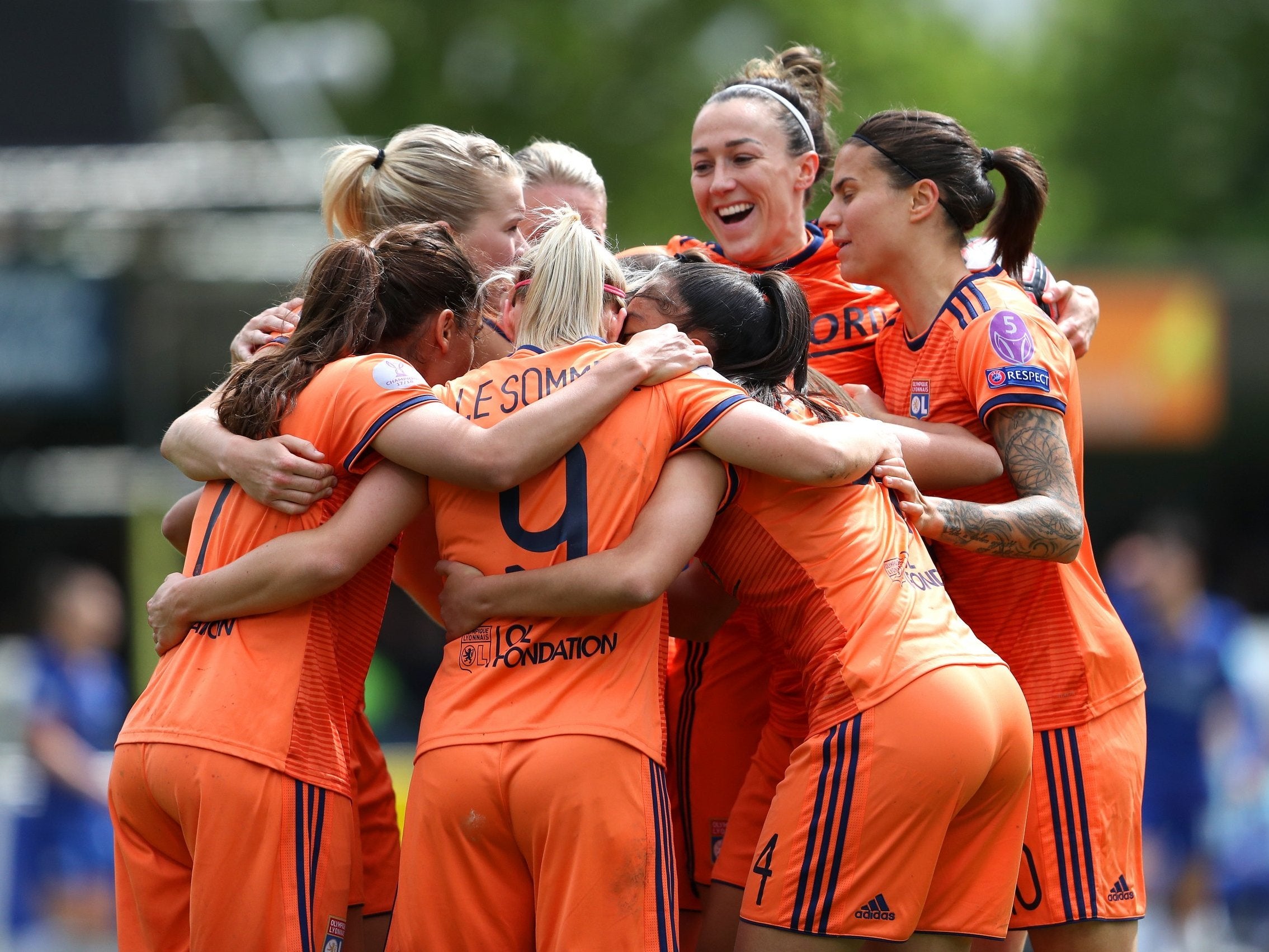 Lyon beat Chelsea to make it to the Champions League final