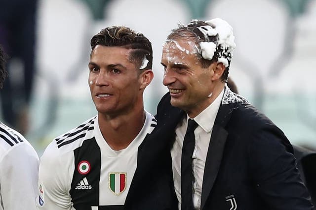 <p>Cristiano Ronaldo with Juventus coach Max Allegri in 2019</p>