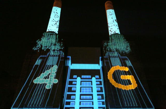 Atmosphere during a 4D projection at the launch of EE