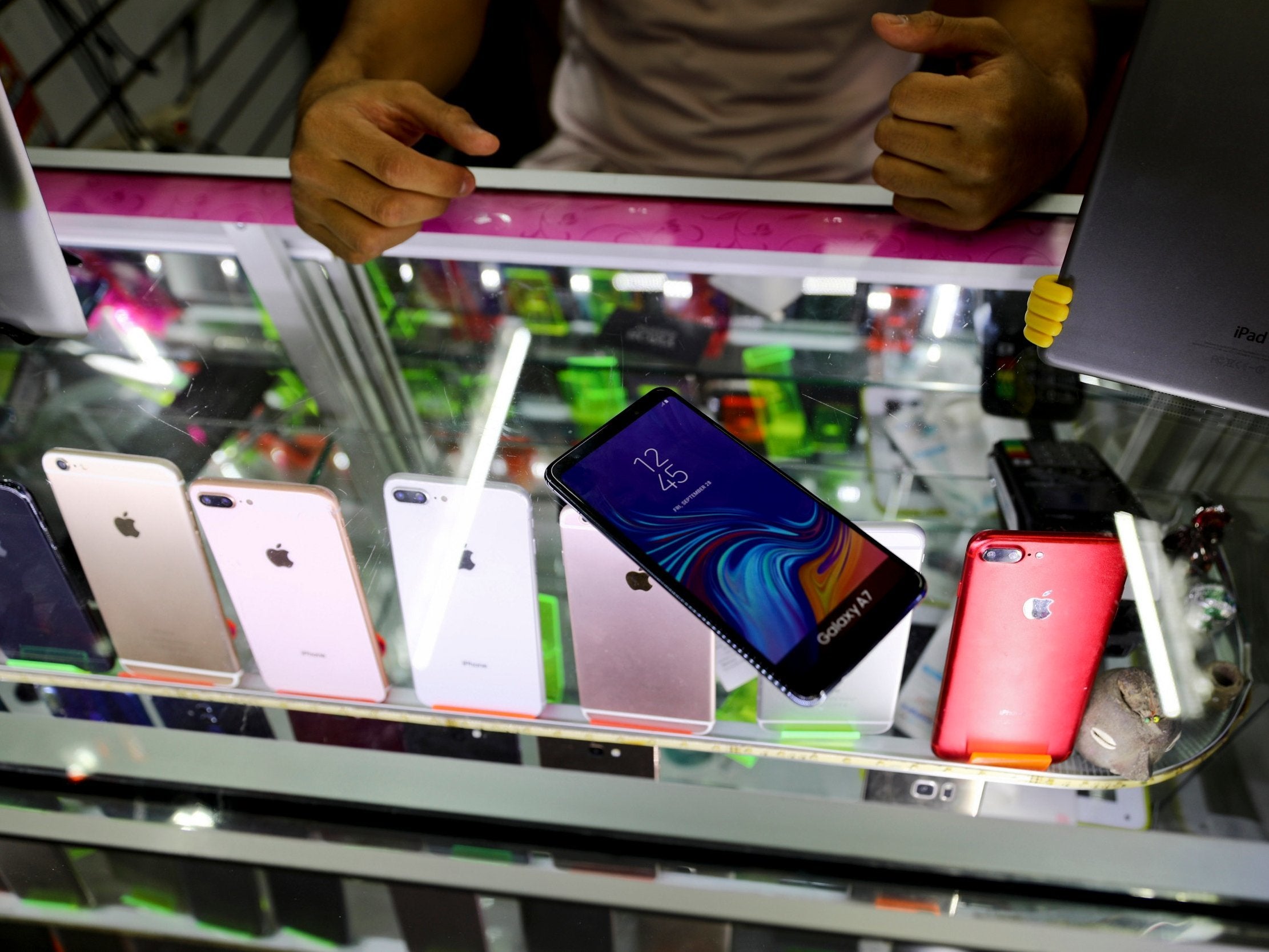 Mexicans buy fake phones to hand over in muggings as armed robberies soar