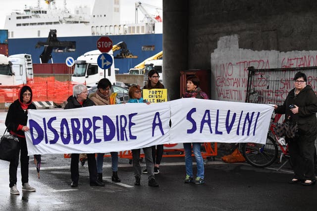 Protesters in front of Bahri Yanbu, a Saudi cargo ship