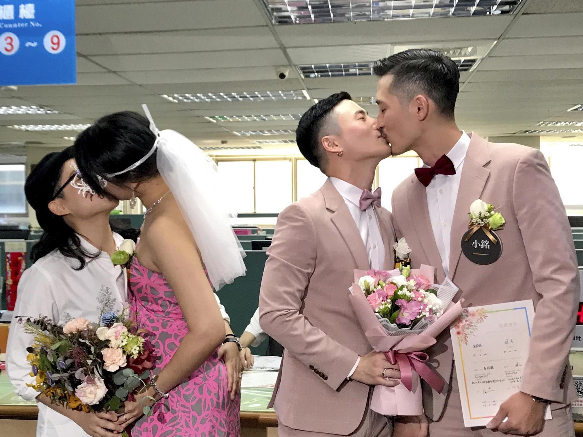 Hundreds marry on Taiwans first day of legal same-sex marriage after decades-long struggle The Independent The Independent