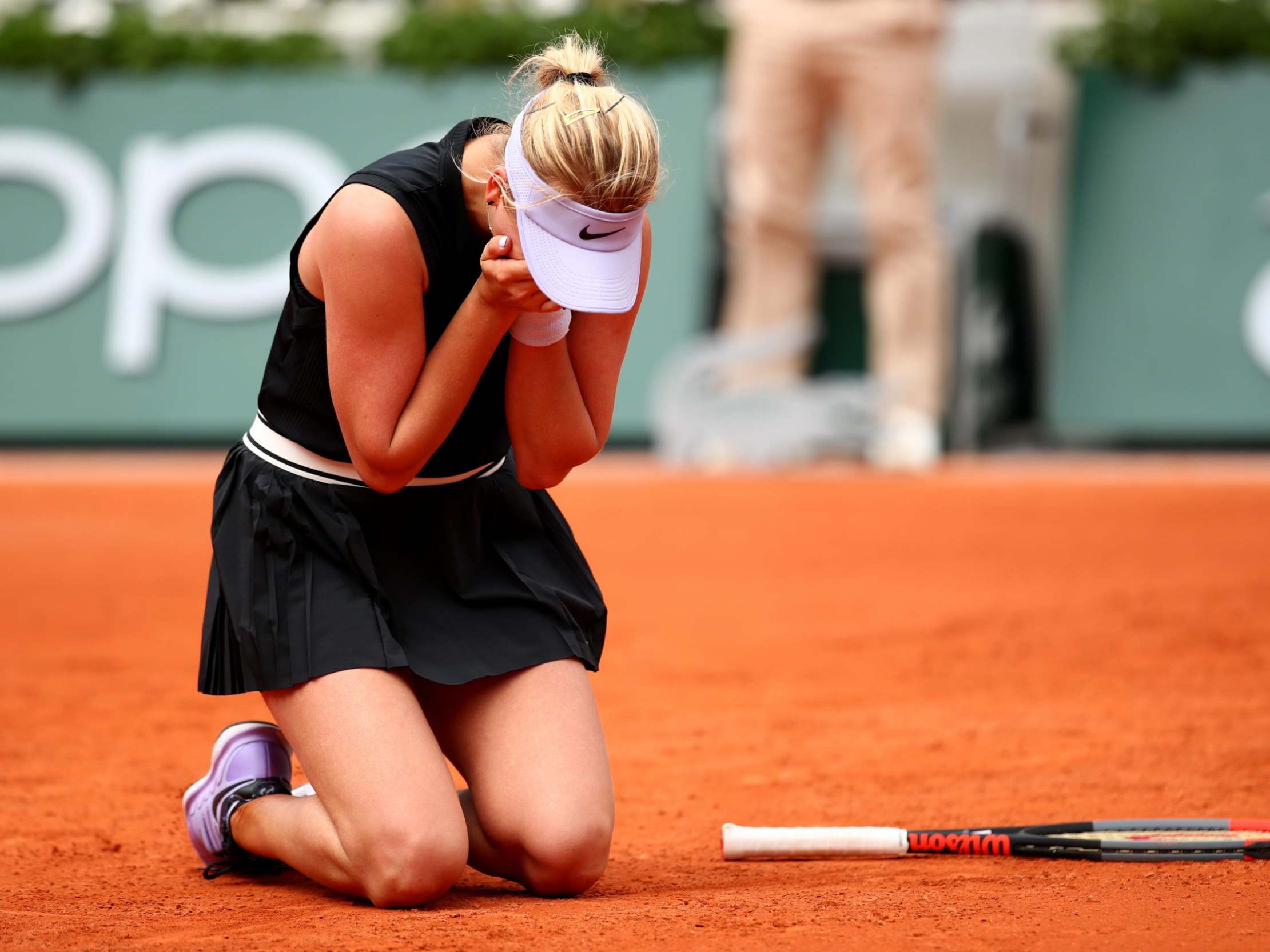 Potapova celebrates her first round victory over Kerber at the French Open