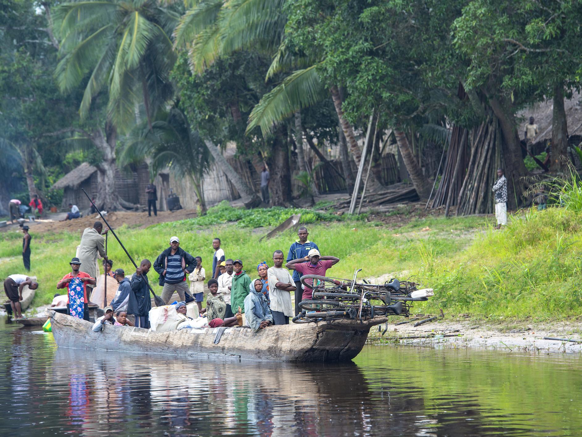 Many Congolese people use lakes and rivers to travel to parts of the country that are not connected by roads