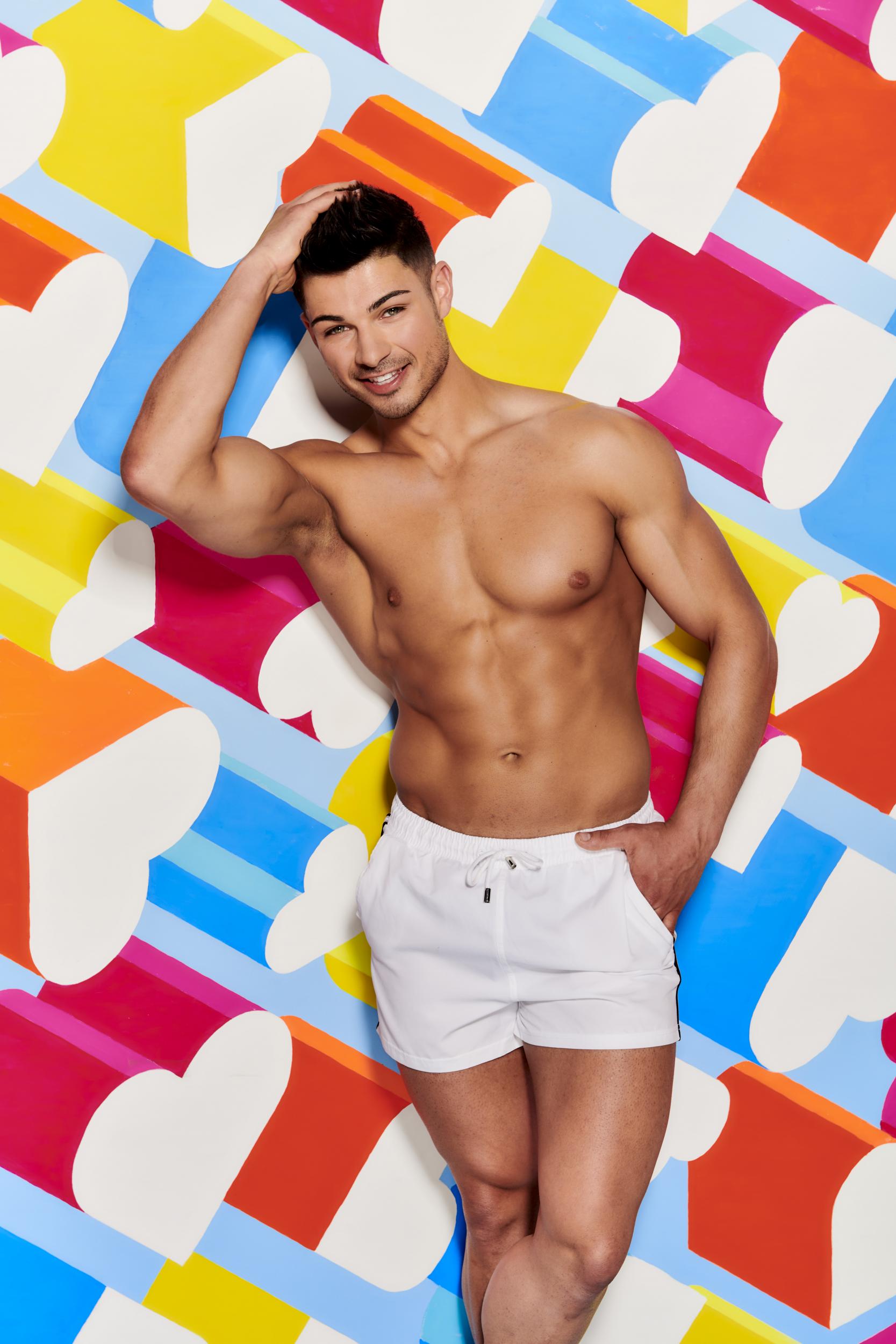 Love Island Former Contestants Reveal Secrets Behind The Itv2 Show