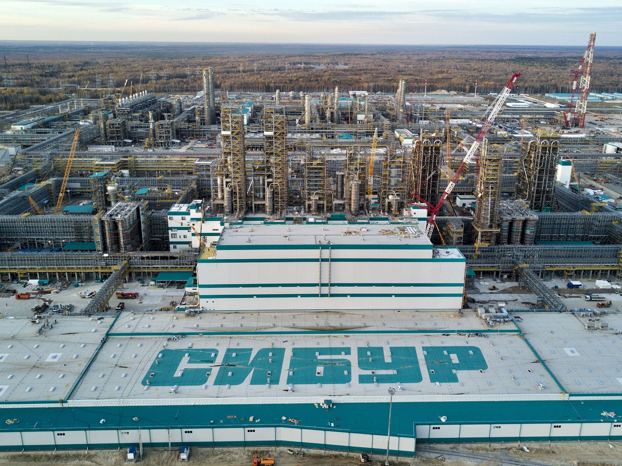 A petrochemical plant in the heart of Siberia – Russia has protected itself against oil price fluctuations (AFP/Getty)
