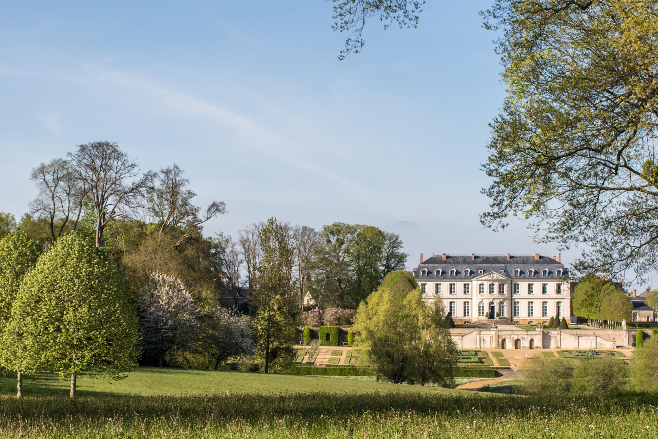 Lounge around in style – just as Rousseau or Voltaire did here (Hotel Chateau Grand Lucé)