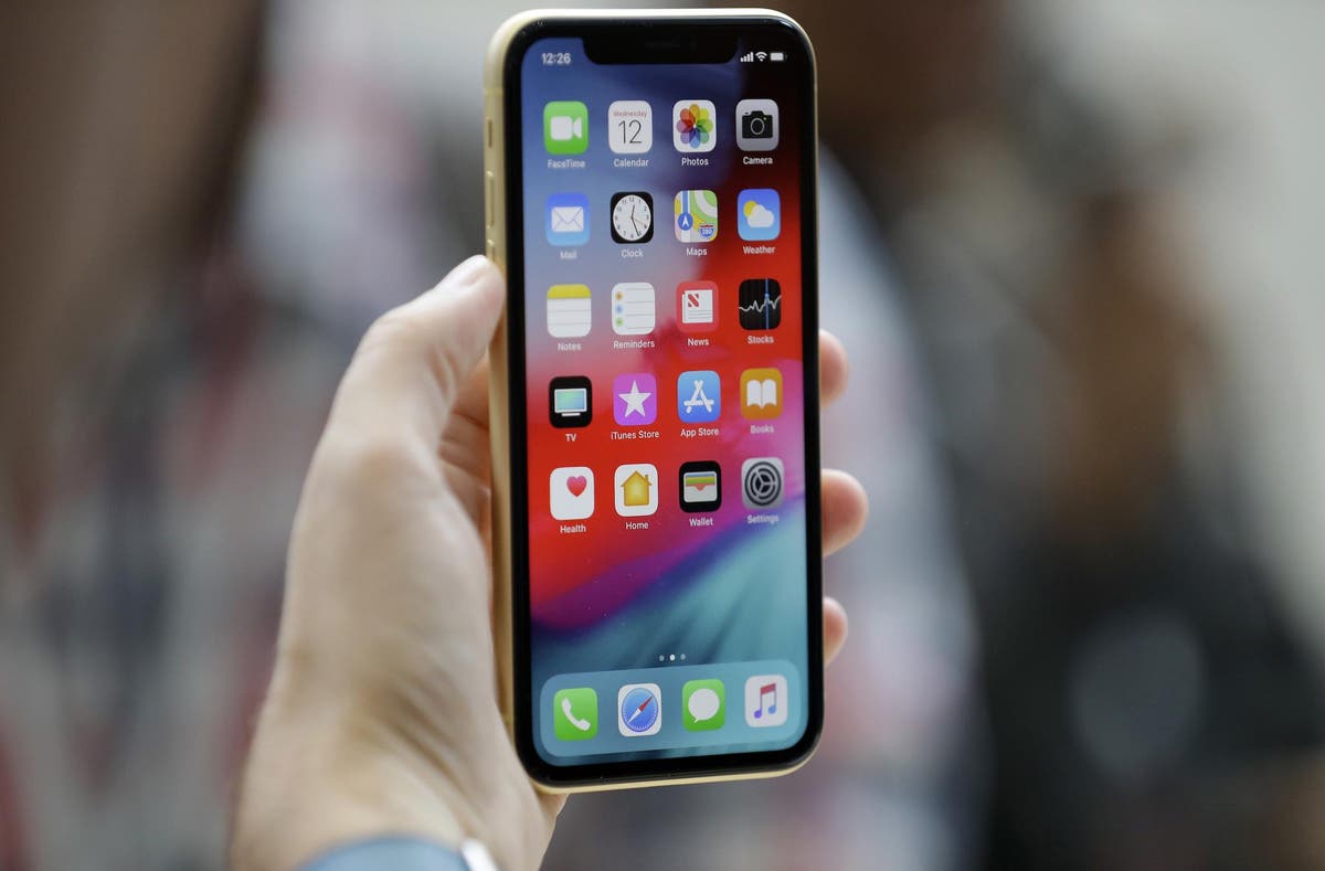 iOS 13 dark mode: New iPhone software update's biggest feature revealed in leaked screenshots